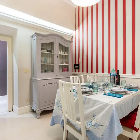 Historic Apartment Borgo Ognissanti, 8 Florenz Exterior foto
